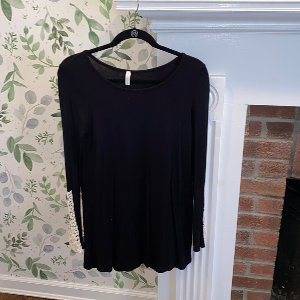 PinkBlush Sleeve Detail Top. Size Small. Worn Once, EUC! Bump Friendly 🤰🏻